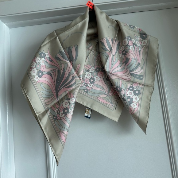 Vintage Venice Simplon Orient Express Floral 100% Silk Scarf in Pink and Sage - Picture 6 of 6